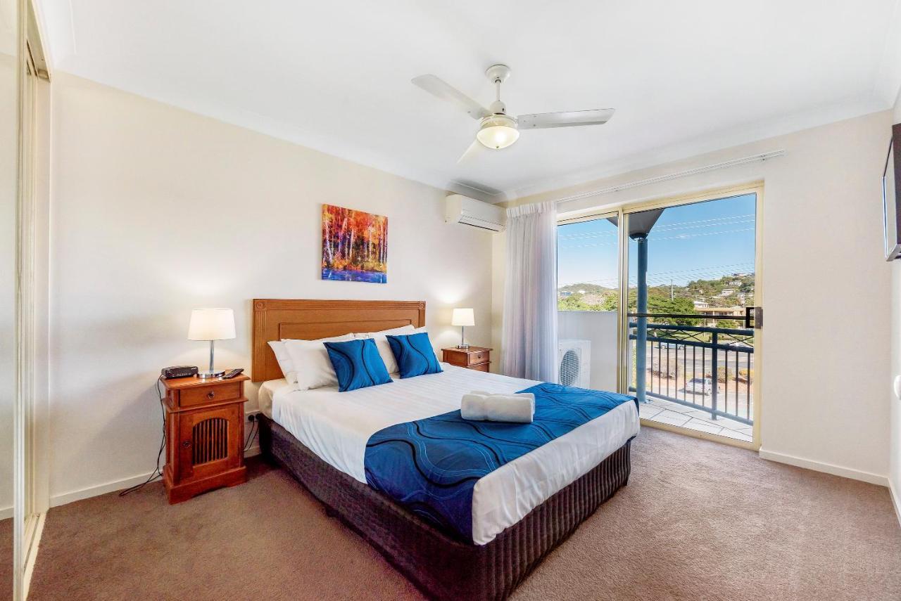 Golden Riviera Absolute Beachfront Resort Gold Coast Exterior photo