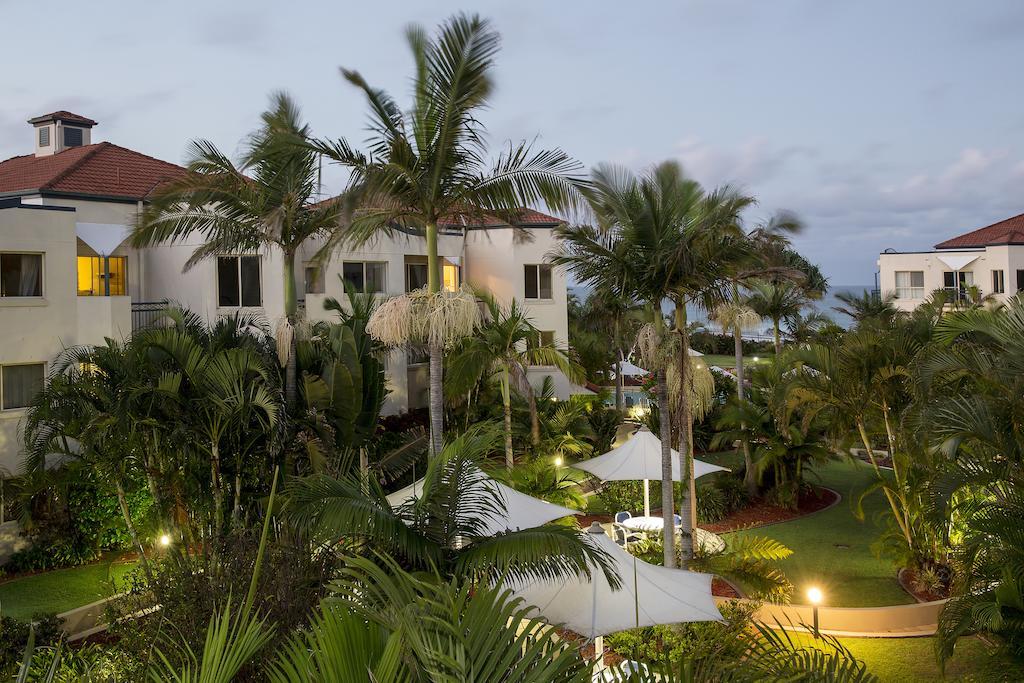 Golden Riviera Absolute Beachfront Resort Gold Coast Exterior photo